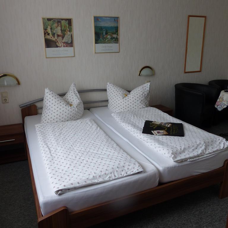 Hotel Restaurant Baeren Breisach Room photo