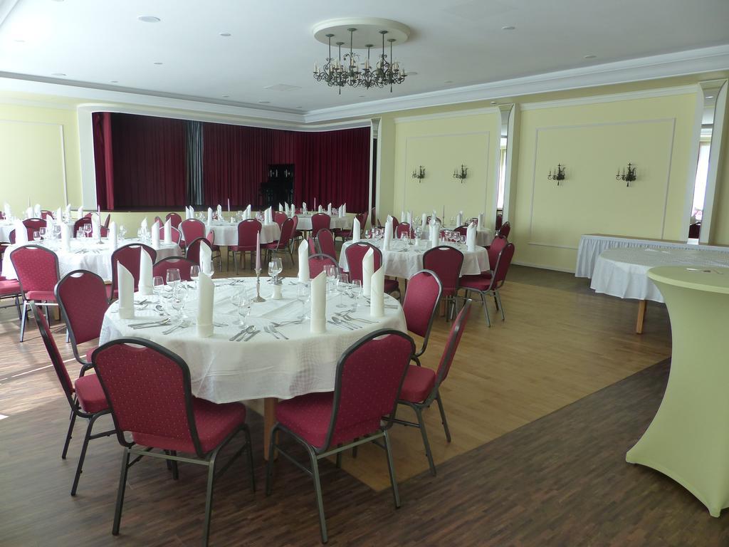 Hotel Restaurant Baeren Breisach Exterior photo