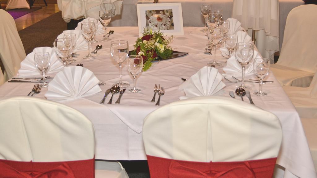 Hotel Restaurant Baeren Breisach Exterior photo