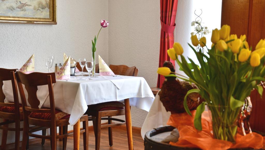 Hotel Restaurant Baeren Breisach Exterior photo