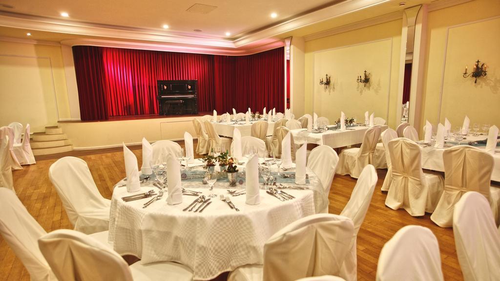 Hotel Restaurant Baeren Breisach Exterior photo